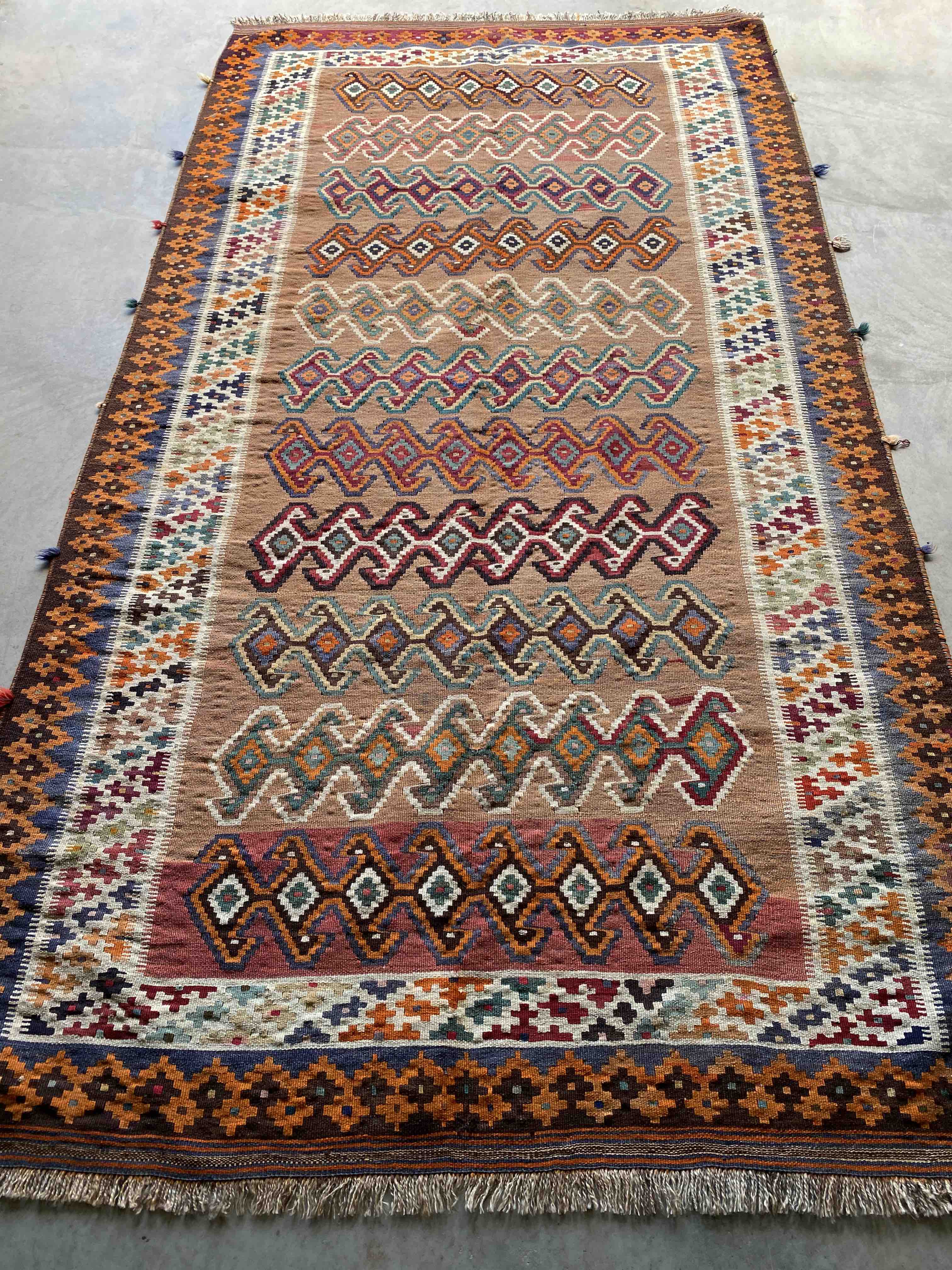 Shiraz Kelim Rug 291x155cms