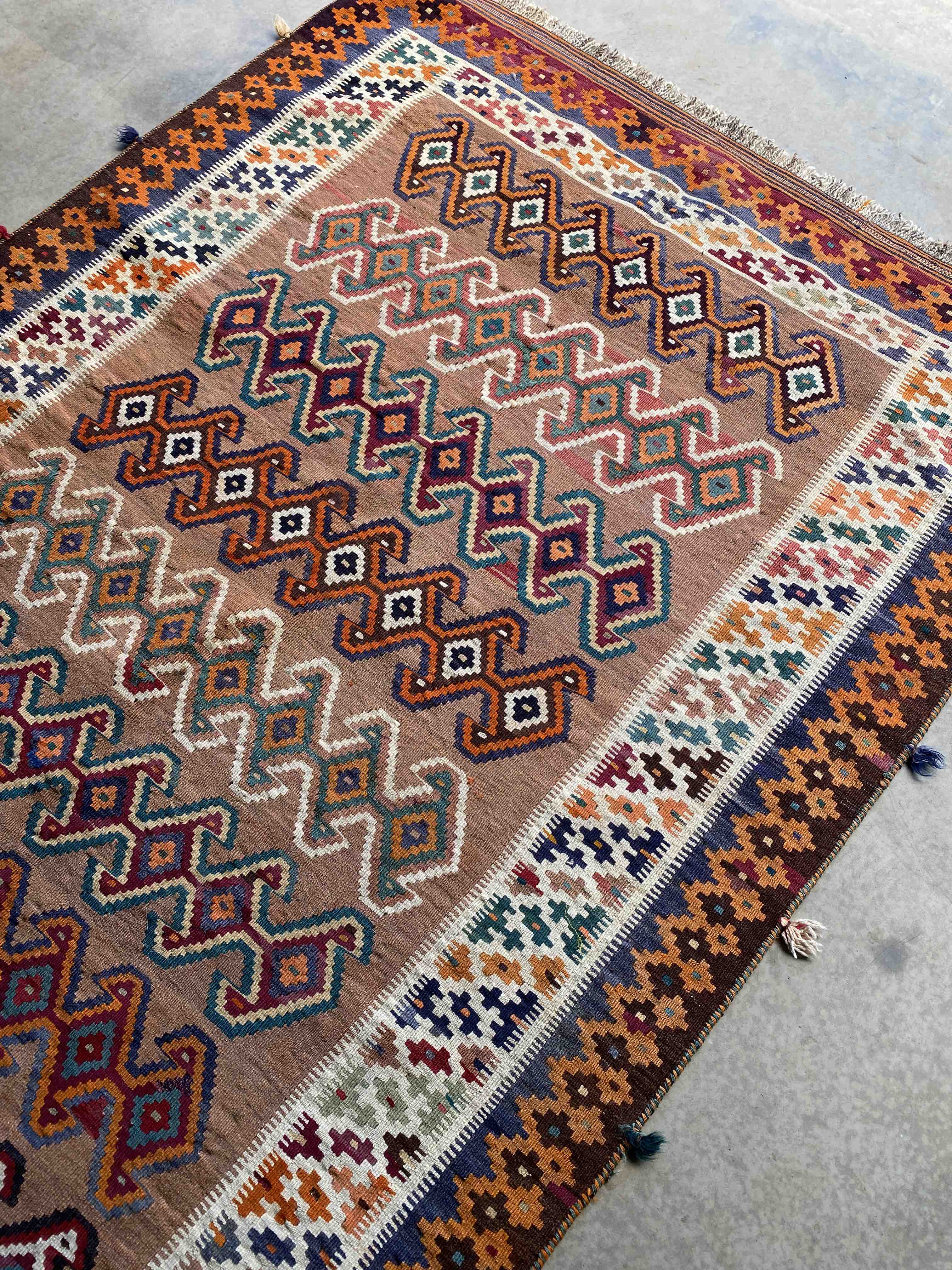 Shiraz Kelim Rug 291x155cms