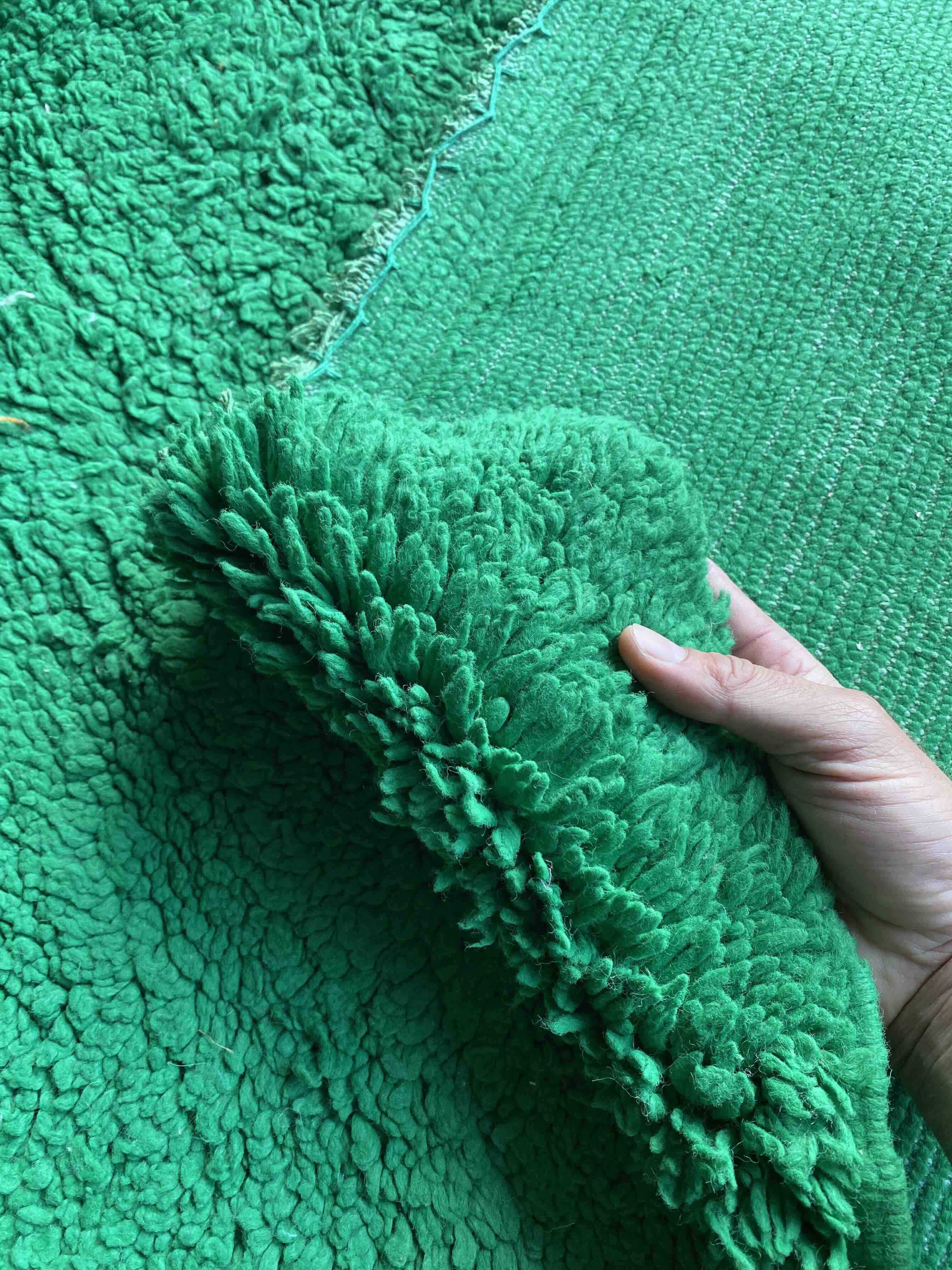 QUIRKY GREEN RUG 265x213cm