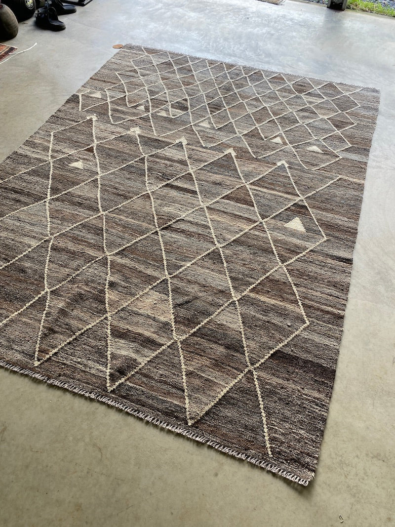 Un-Dyed Kelim Rug 237x181cms