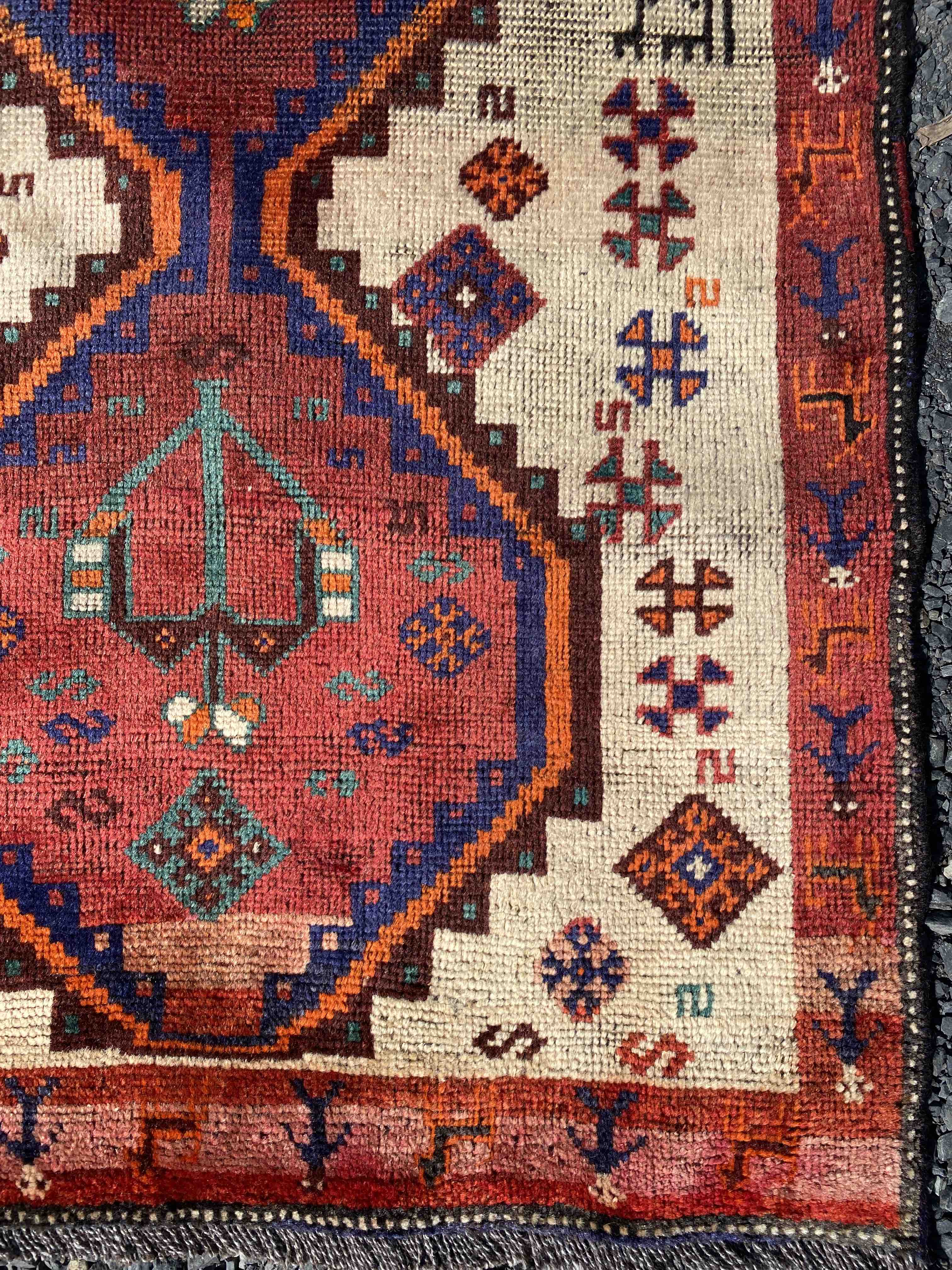 Tribal Qashgai Rug 190x91cms