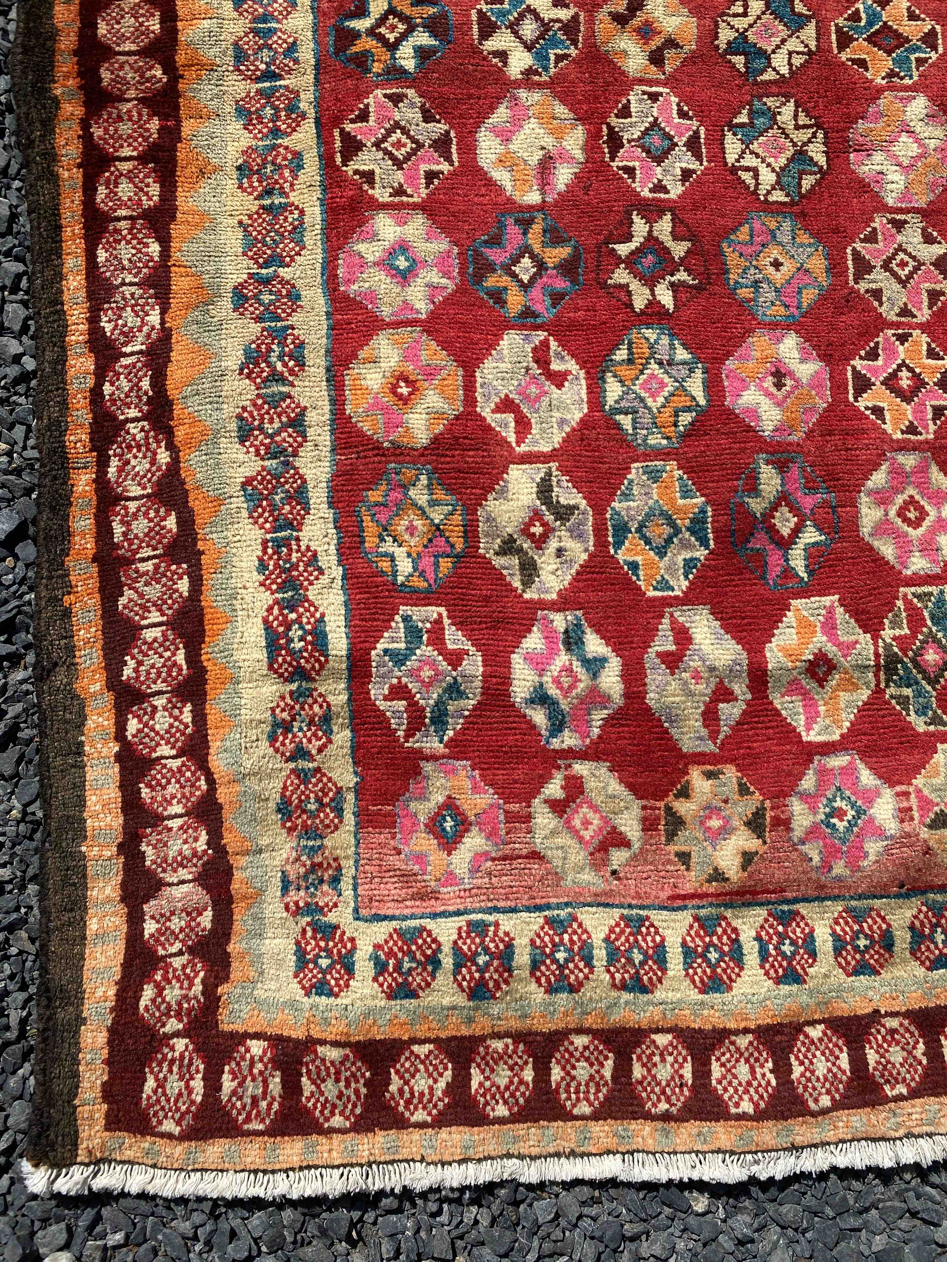 Qashgai Tribal Rug 191x142cms