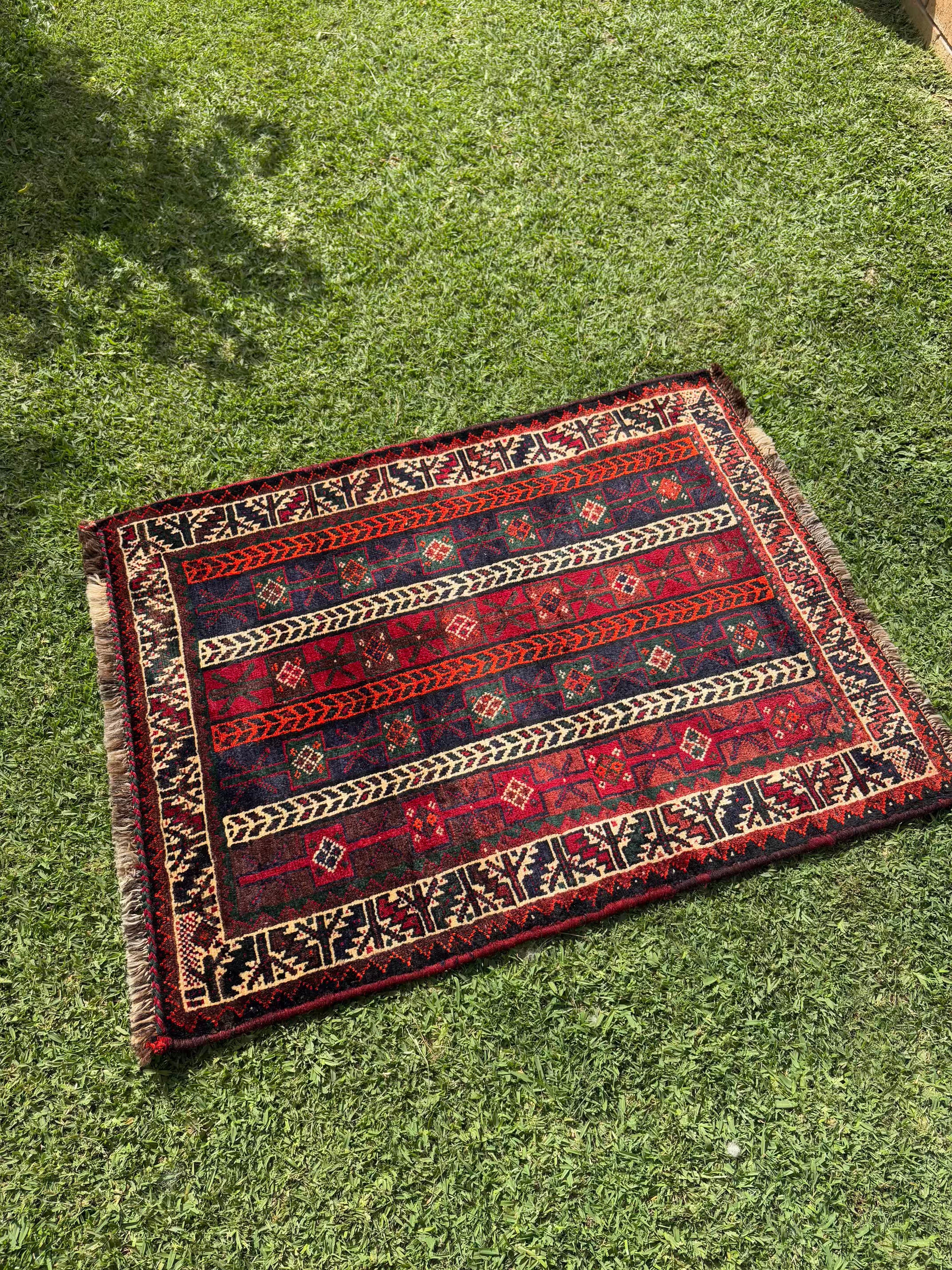 Fantastic Shiraz Persian Rug 113x86cms