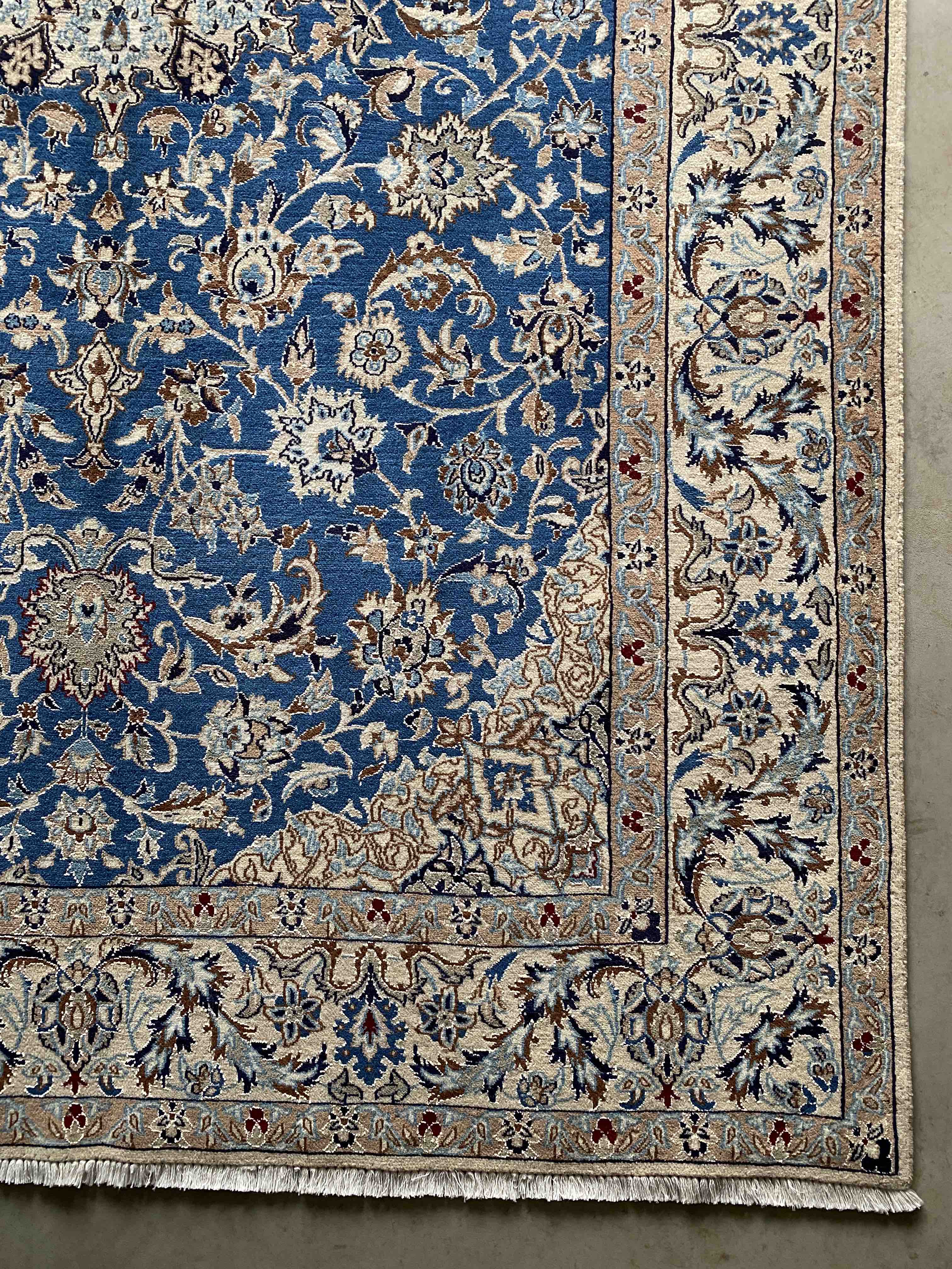 Na'In Persian Rug 298x182cms