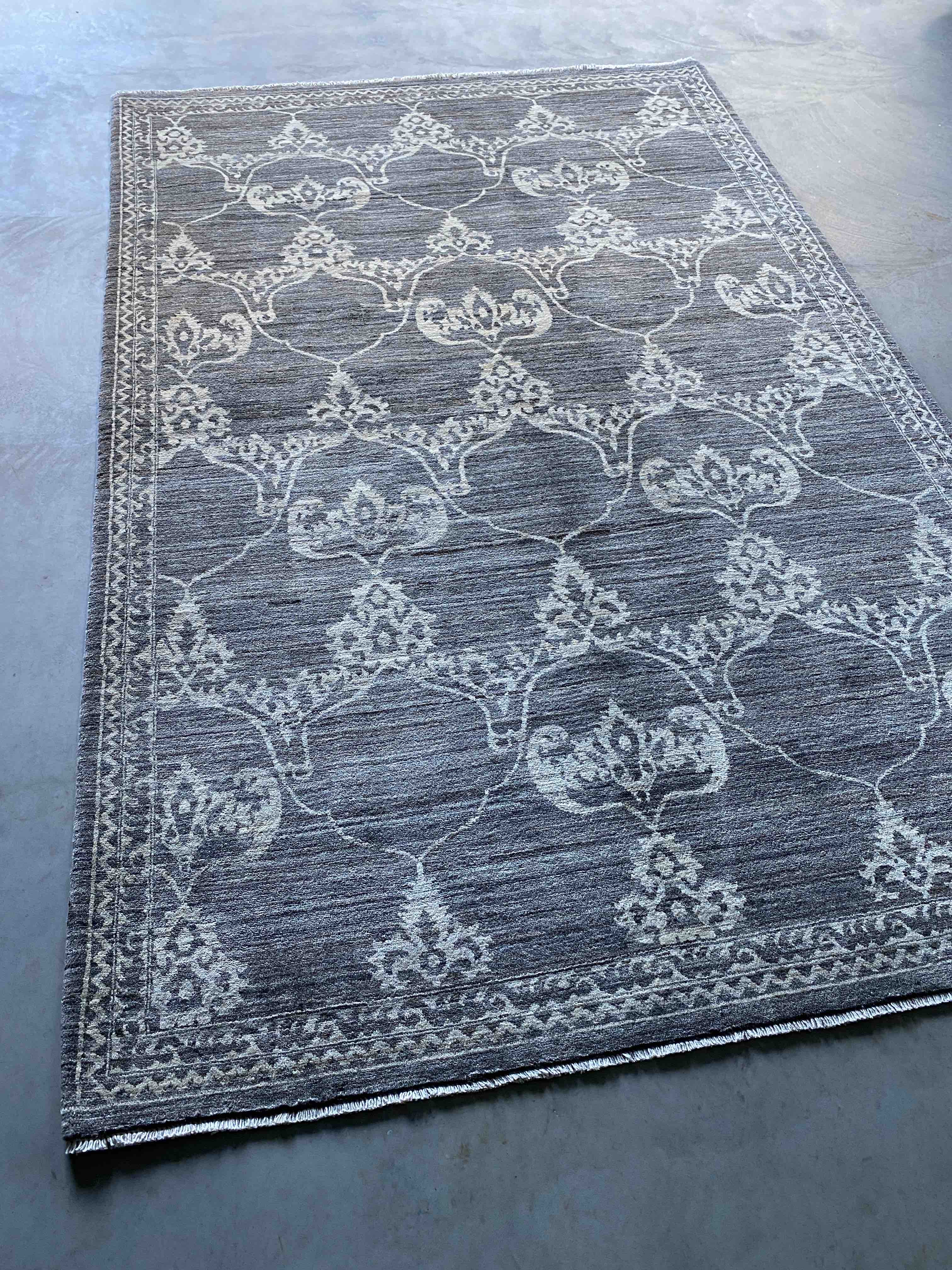 Arts & Crafts Ottoman Rug 272x176cms