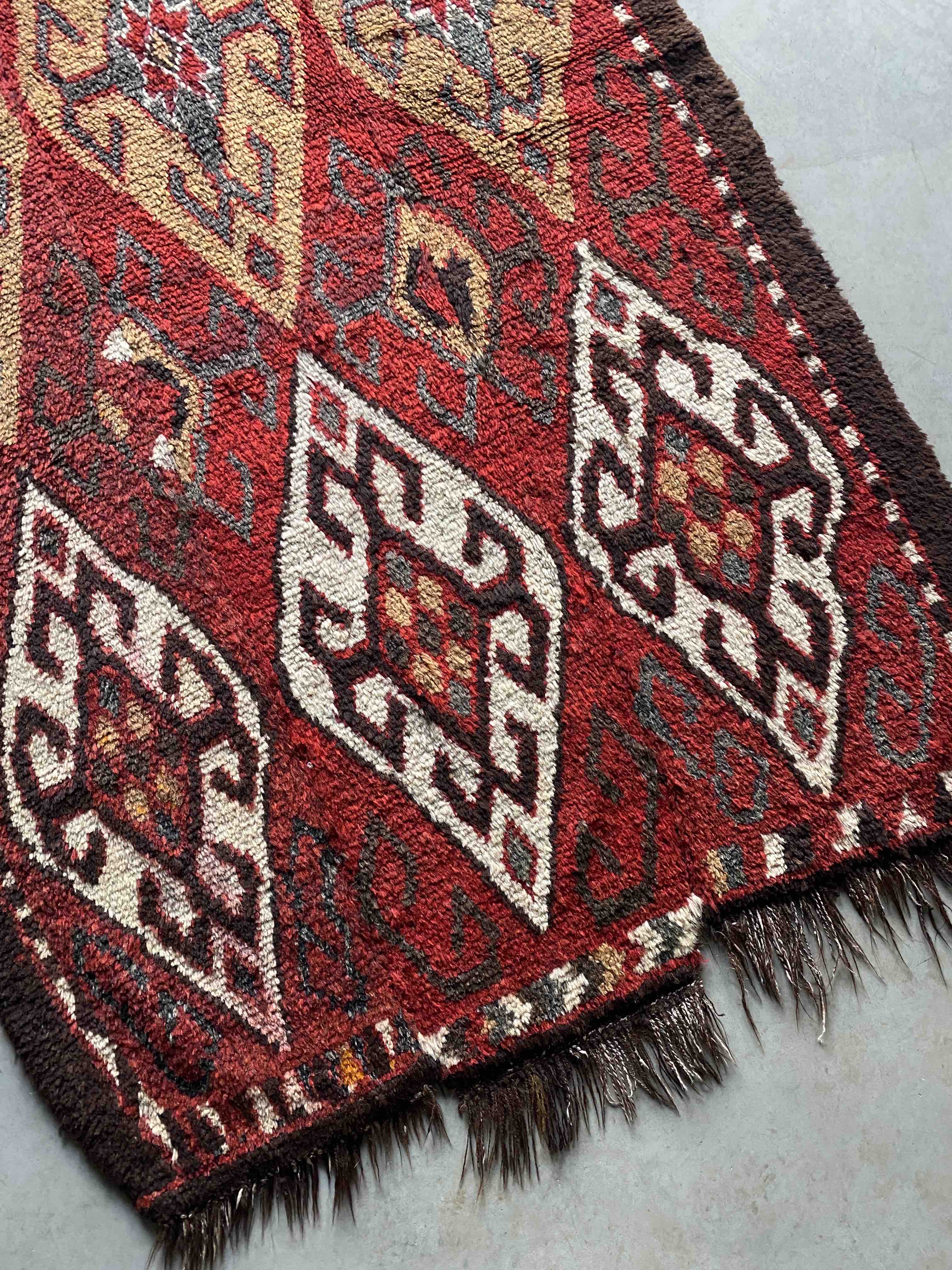 DjulyKhir Uzbek Bearskin 315x140cm