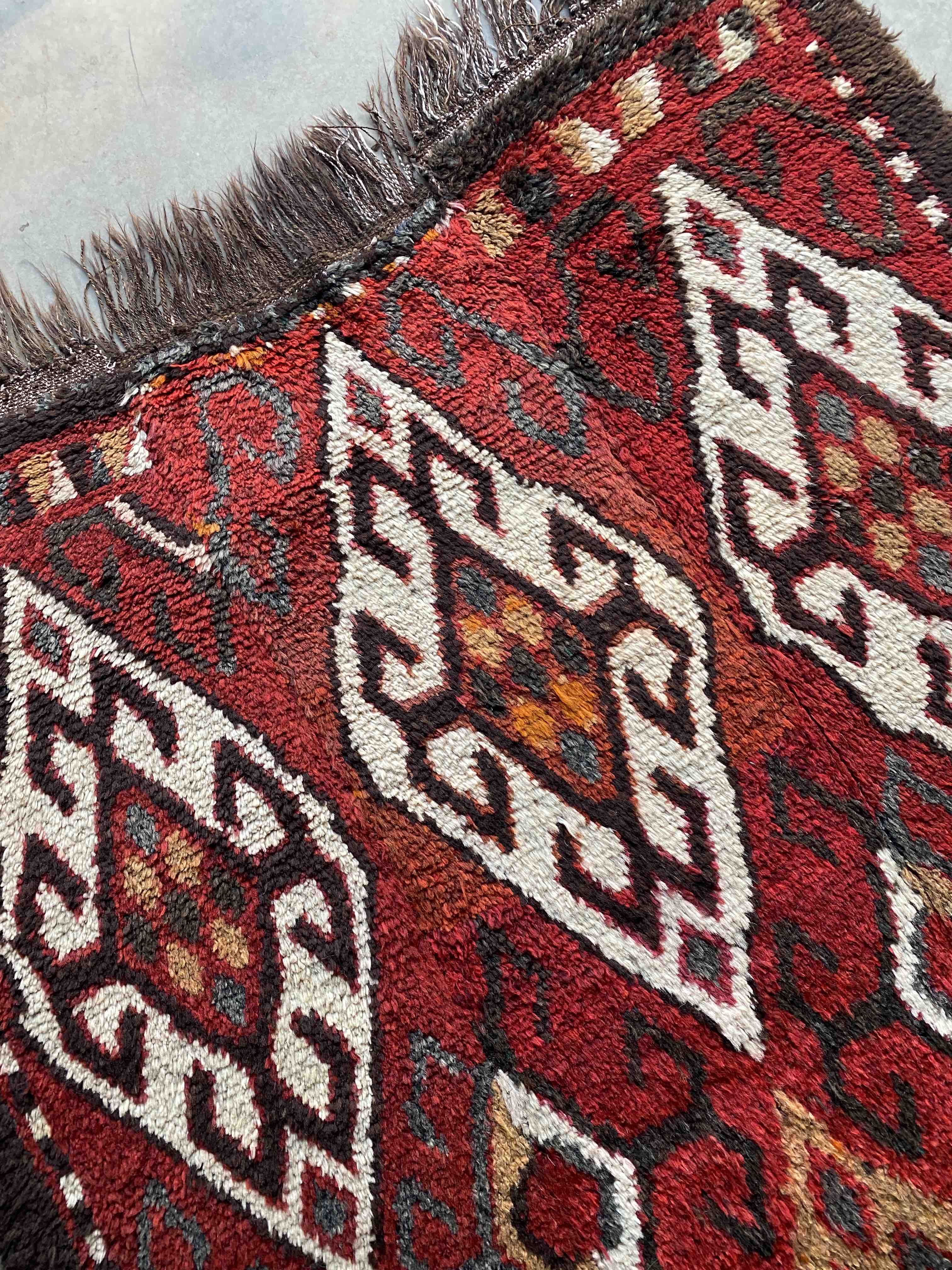 DjulyKhir Uzbek Bearskin 315x140cm