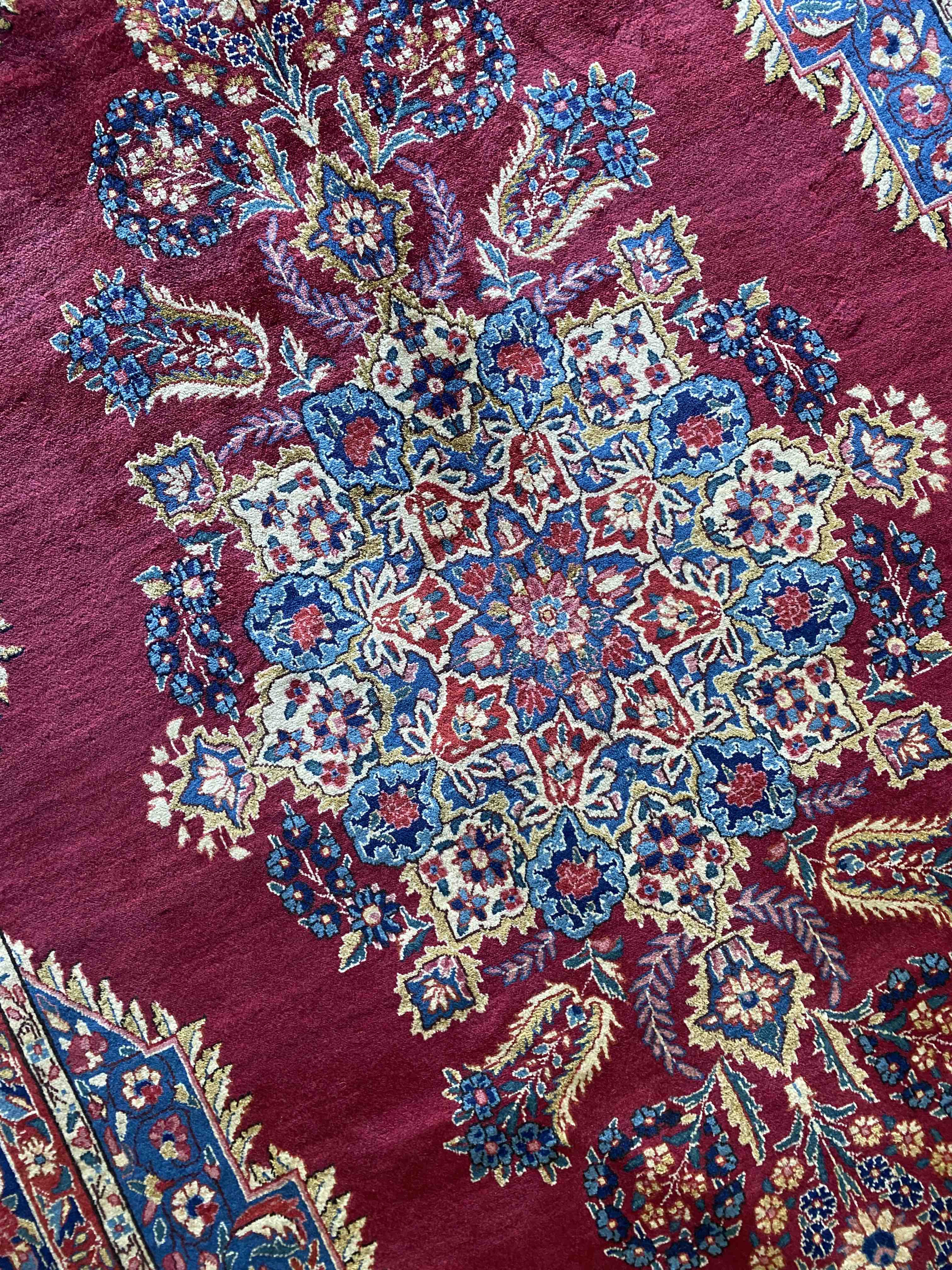 Yazd Persian Rug 322x202cms