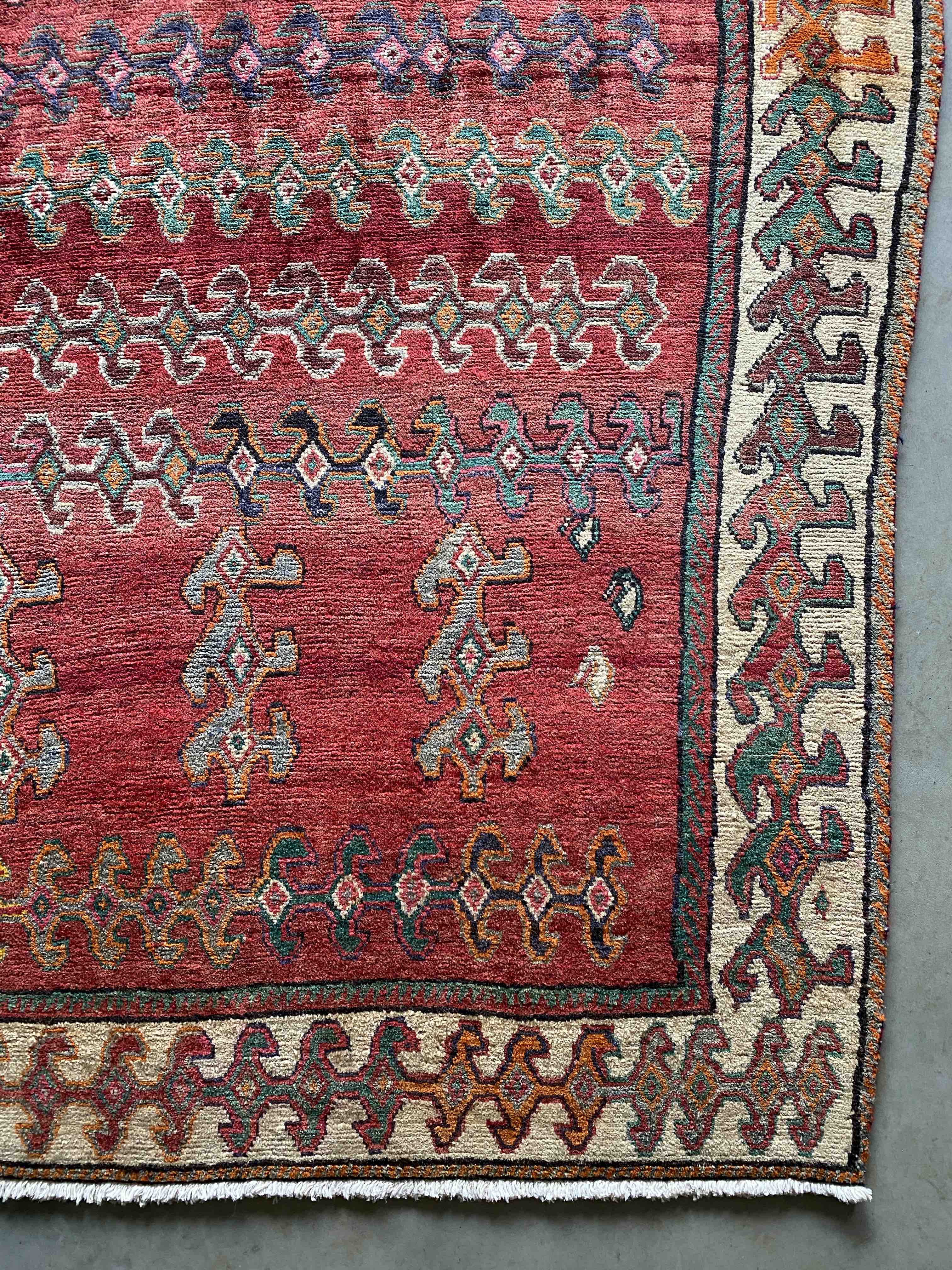 Single Motif Firuzabad Qashgai Rug 225x160cm