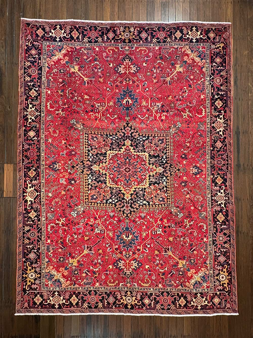 Heriz Perisan Rug